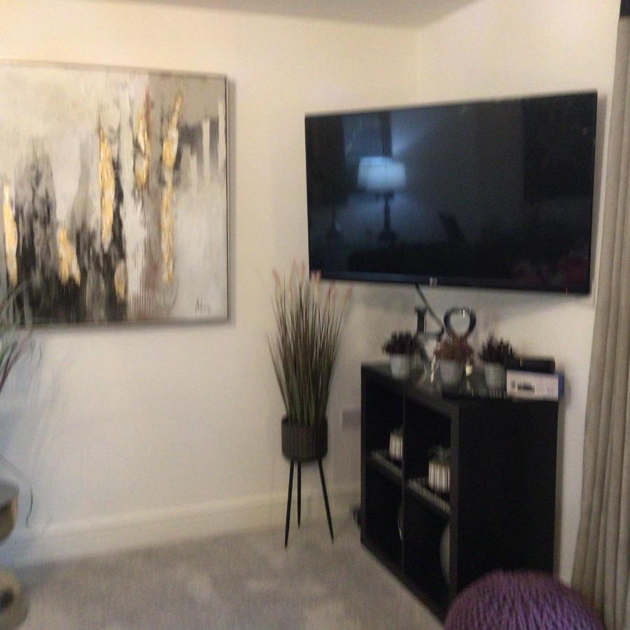 Luxurious River View Apartment With Terrace 우스터 외부 사진